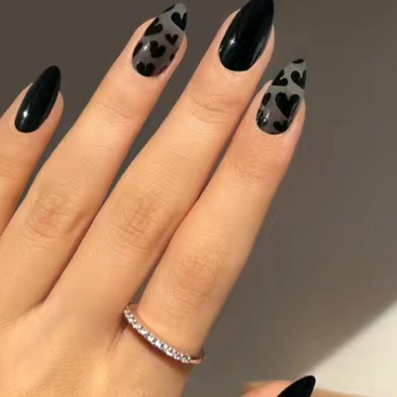 Forbidden Love - Nail Junkie - full artificial nail set - Picture 2 of 5